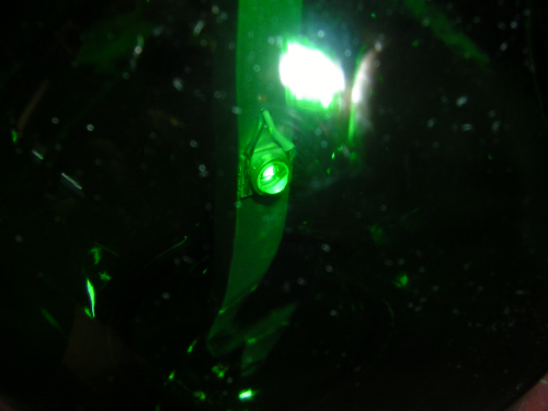 Zöld CREE LED figyel az Unicum-os bálonban